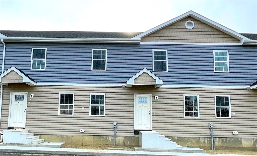 114 Mckinstry Ave, Chicopee, Massachusetts, 3 Bedrooms Bedrooms, 5 Rooms Rooms,1.5 BathroomsBathrooms,Residential Lease,For Rent,Mckinstry Ave,73404727