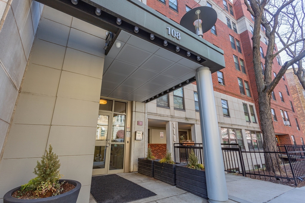 108 Peterborough Street, Boston, Massachusetts, 2 Bedrooms Bedrooms, 4 Rooms Rooms,1 BathroomBathrooms,Residential,For Sale,Peterborough Street,73351446