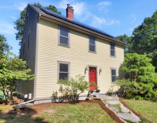 32 Pembroke Dr, Dartmouth, Massachusetts, 4 Bedrooms Bedrooms, 5 Rooms Rooms,1.5 BathroomsBathrooms,Residential,For Sale,Pembroke Dr,73430687