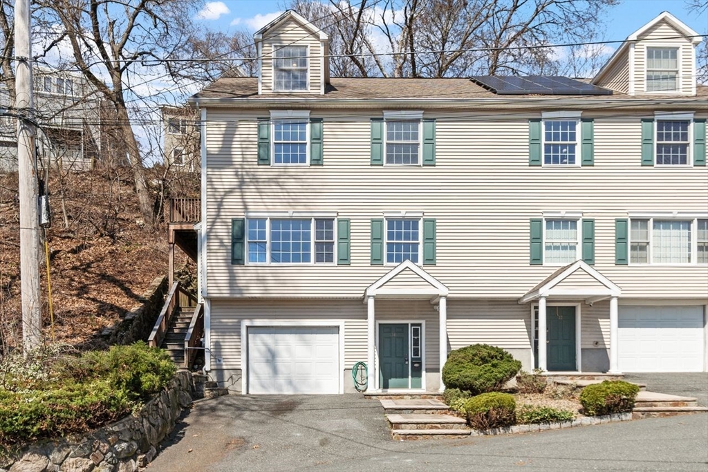 30 Gayron Way, Lynn, Massachusetts, 3 Bedrooms Bedrooms, 7 Rooms Rooms,2.5 BathroomsBathrooms,Residential,For Sale,Gayron Way,73361181