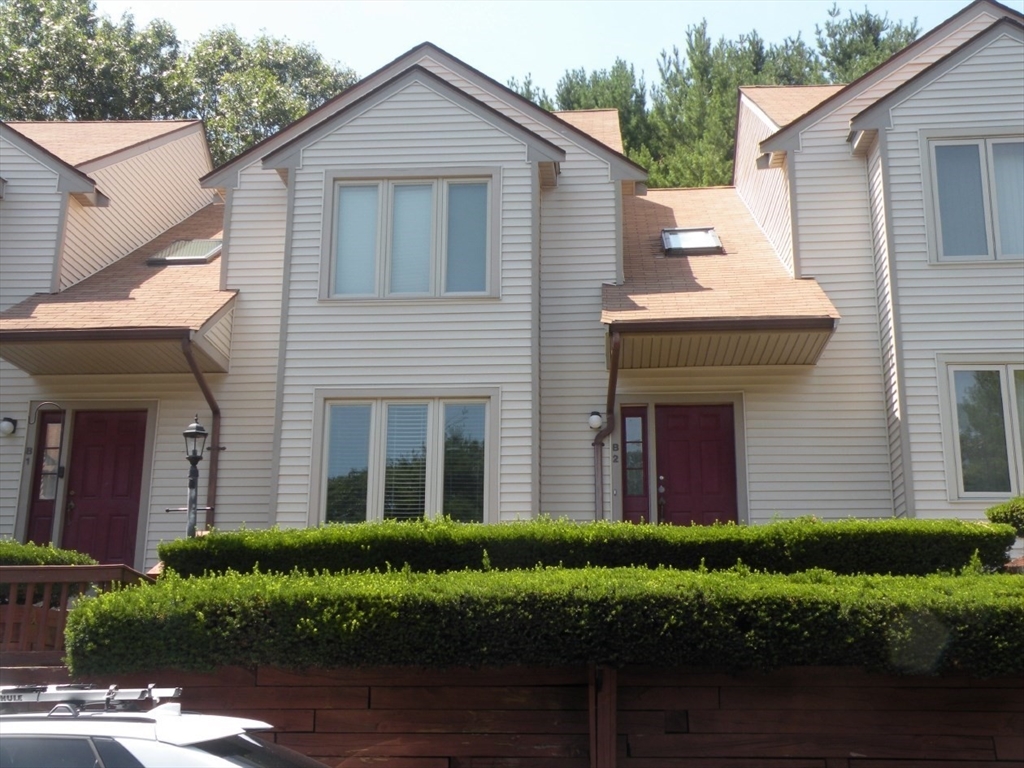 41 Elm Street, Foxboro, Massachusetts, 2 Bedrooms Bedrooms, 5 Rooms Rooms,1.5 BathroomsBathrooms,Residential Lease,For Rent,Elm Street,73409555