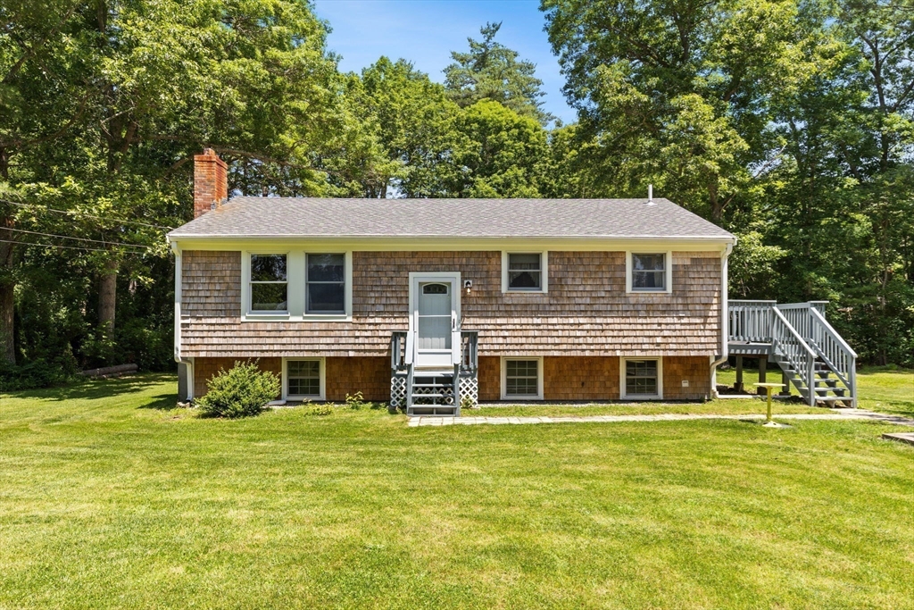 25 Palmer Mill Rd, Halifax, Massachusetts, 3 Bedrooms Bedrooms, 5 Rooms Rooms,1 BathroomBathrooms,Residential,For Sale,Palmer Mill Rd,73393110