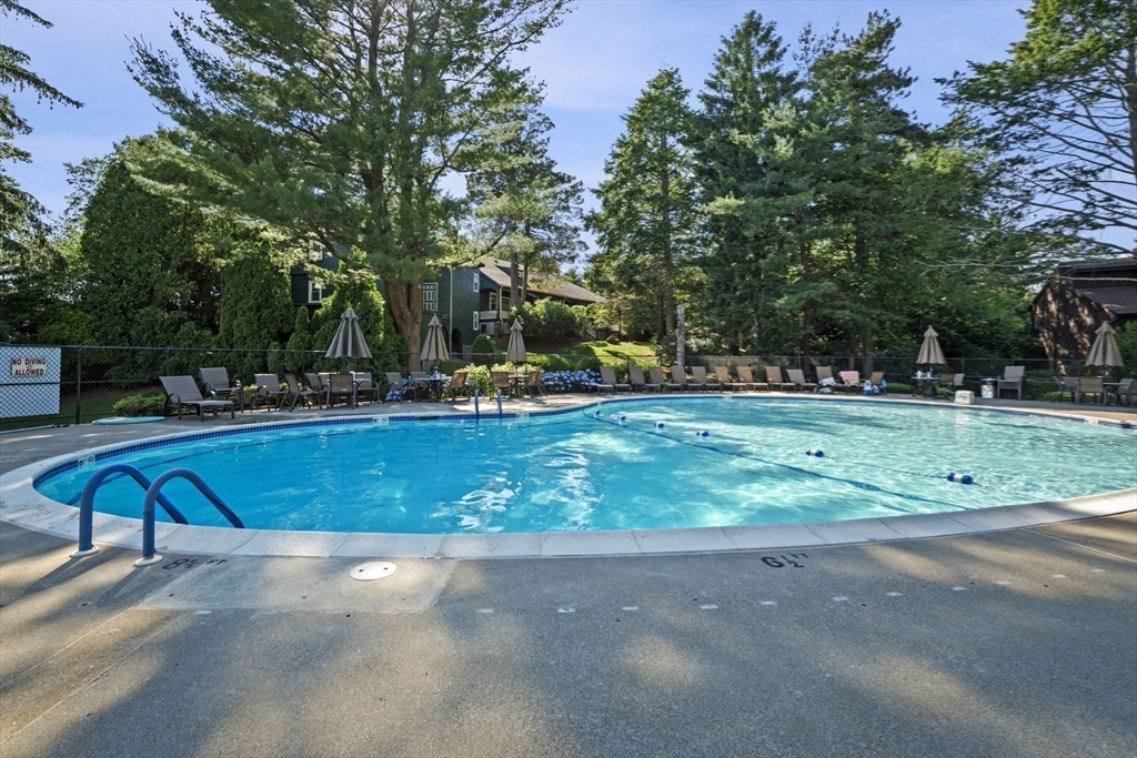 51 Tamarack Ln, Peabody, Massachusetts, 2 Bedrooms Bedrooms, 5 Rooms Rooms,1.5 BathroomsBathrooms,Residential,For Sale,Tamarack Ln,73380943