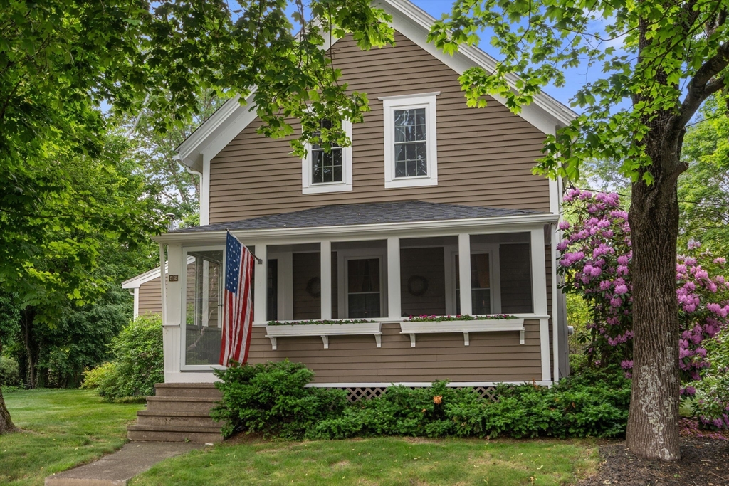 49 Hoppin Hill Ave, North Attleboro, Massachusetts, 3 Bedrooms Bedrooms, 8 Rooms Rooms,2 BathroomsBathrooms,Residential,For Sale,Hoppin Hill Ave,73434985