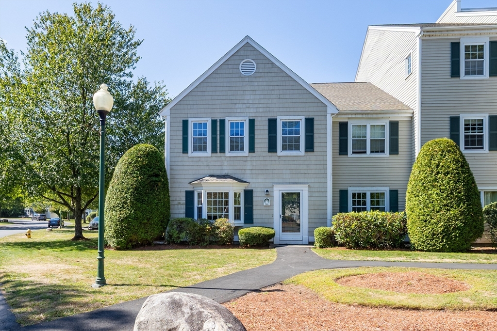 701 Brookside Dr, Andover, Massachusetts, 3 Bedrooms Bedrooms, 6 Rooms Rooms,2.5 BathroomsBathrooms,Residential,For Sale,Brookside Dr,73432631