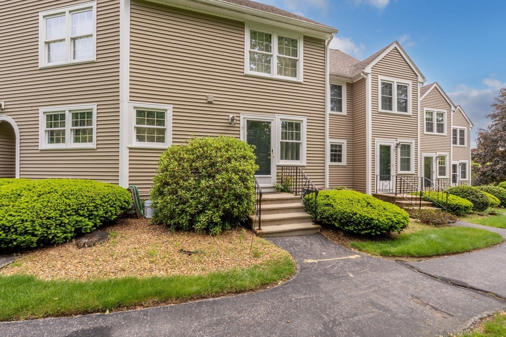 7 Hovey Pond Drive, Grafton, Massachusetts, 3 Bedrooms Bedrooms, 6 Rooms Rooms,1.5 BathroomsBathrooms,Residential,For Sale,Hovey Pond Drive,73381679