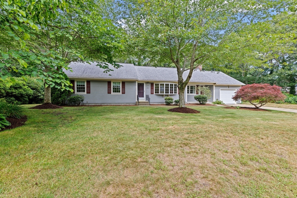 166 Carriage Lane, Barnstable, Massachusetts, 3 Bedrooms Bedrooms, 7 Rooms Rooms,2 BathroomsBathrooms,Residential,For Sale,Carriage Lane,73418320