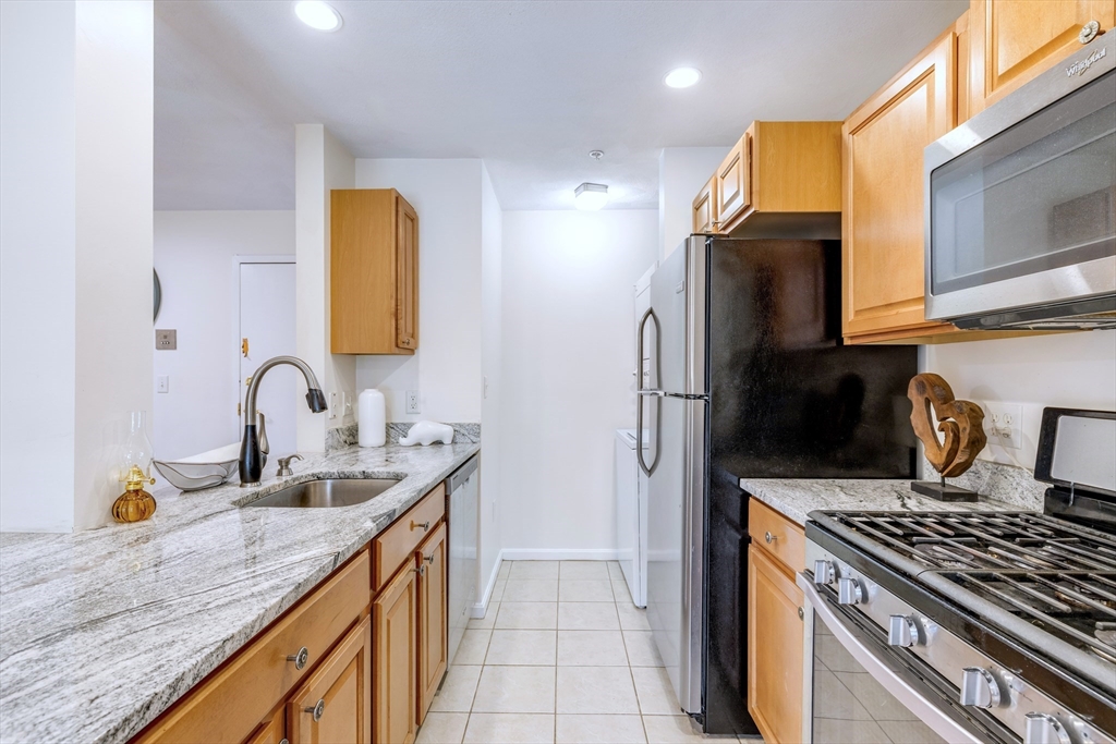 39 Broadway, Malden, Massachusetts, 2 Bedrooms Bedrooms, 5 Rooms Rooms,2 BathroomsBathrooms,Residential,For Sale,Broadway,73411838