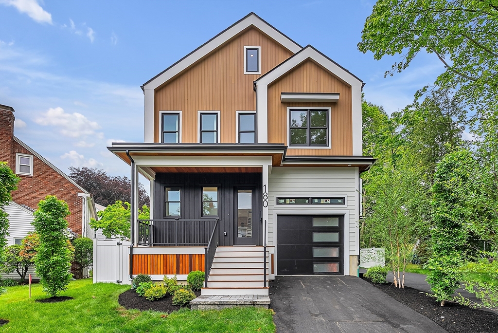 182 Hunnewell Ave, Newton, Massachusetts, 4 Bedrooms Bedrooms, 9 Rooms Rooms,3.5 BathroomsBathrooms,Residential,For Sale,Hunnewell Ave,73392994