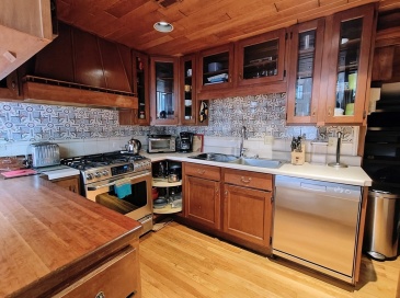 10 Hillard St, Cambridge, Massachusetts, 3 Bedrooms Bedrooms, 5 Rooms Rooms,2 BathroomsBathrooms,Residential Lease,For Rent,Hillard St,73429048