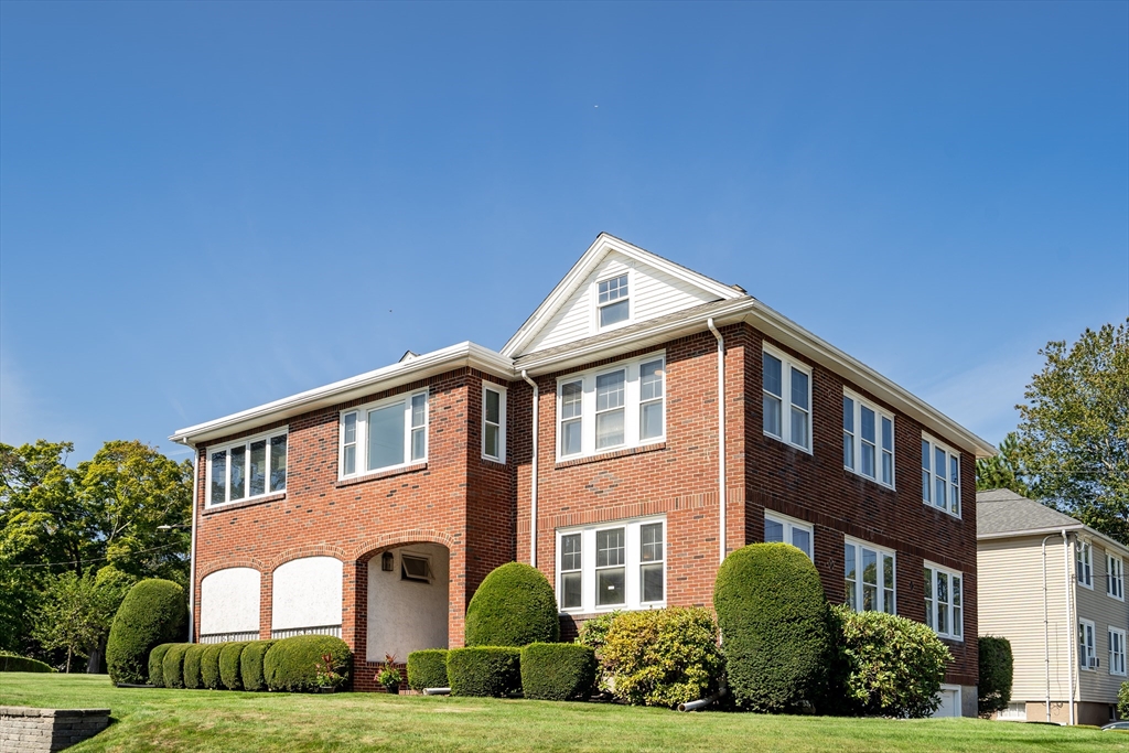 3-5 Annapolis Rd, Newton, Massachusetts, 5 Bedrooms Bedrooms, 15 Rooms Rooms,3 BathroomsBathrooms,Residential Income,For Sale,Annapolis Rd,73432077