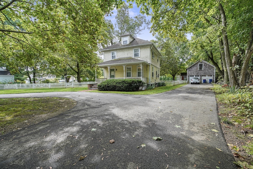 72 School Street, Seekonk, Massachusetts, 3 Bedrooms Bedrooms, 6 Rooms Rooms,1.5 BathroomsBathrooms,Residential,For Sale,School Street,73428295