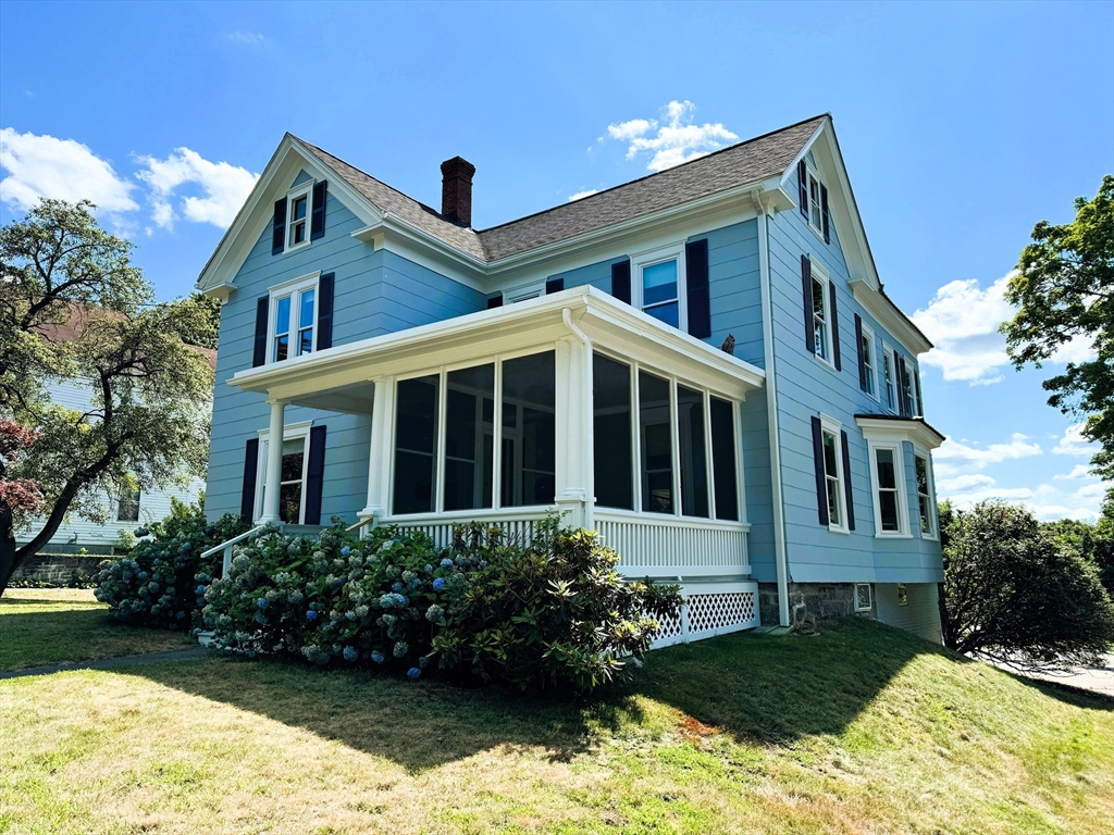 90 Maple Avenue, Andover, Massachusetts, 2 Bedrooms Bedrooms, 6 Rooms Rooms,1 BathroomBathrooms,Residential Lease,For Rent,Maple Avenue,73405454