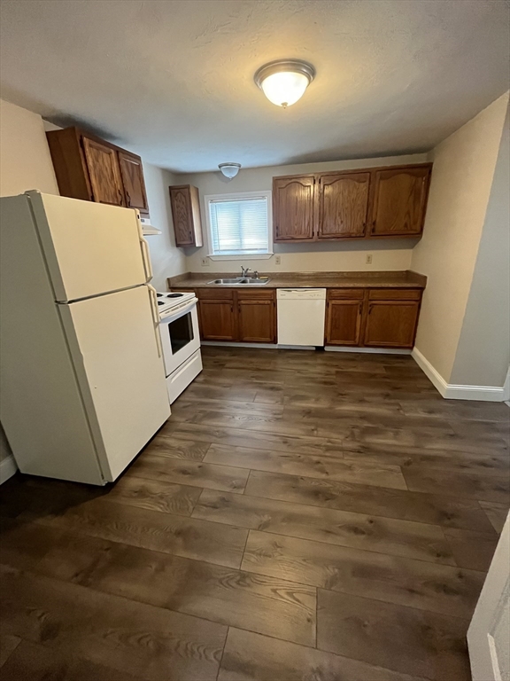 10 Wilbur, Taunton, Massachusetts, 3 Bedrooms Bedrooms, 5 Rooms Rooms,1 BathroomBathrooms,Residential Lease,For Rent,Wilbur,73445059