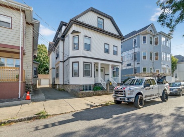 250-252 Shaw St, New Bedford, Massachusetts, 9 Bedrooms Bedrooms, 17 Rooms Rooms,3 BathroomsBathrooms,Residential Income,For Sale,Shaw St,73430926