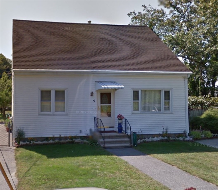 5 Wayland St, Fall River, Massachusetts, 3 Bedrooms Bedrooms, 6 Rooms Rooms,1.5 BathroomsBathrooms,Residential,For Sale,Wayland St,73381889