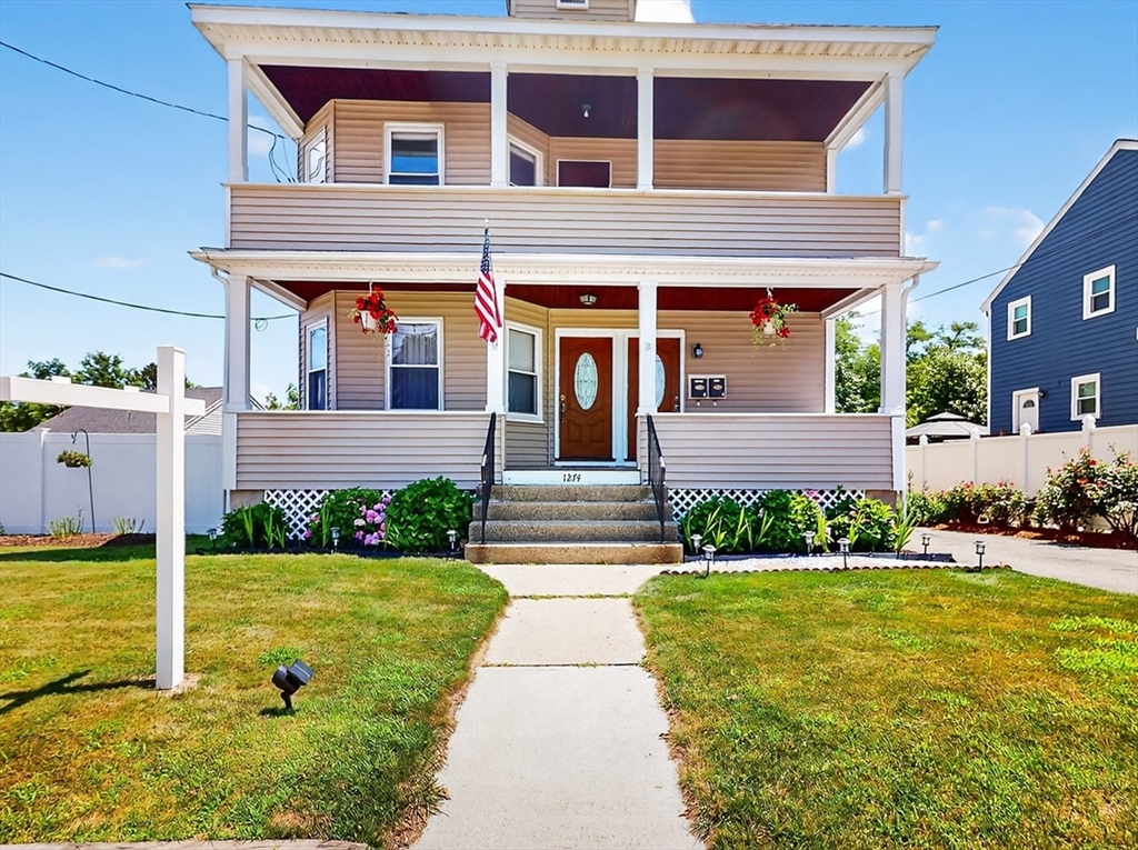 1274 Washington St, Norwood, Massachusetts, 6 Bedrooms Bedrooms, 12 Rooms Rooms,3 BathroomsBathrooms,Residential Income,For Sale,Washington St,73407525