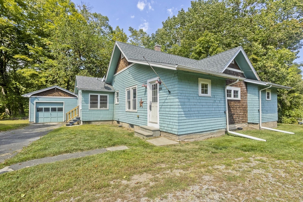 204 River Dr, Hadley, Massachusetts, 3 Bedrooms Bedrooms, 5 Rooms Rooms,1 BathroomBathrooms,Residential,For Sale,River Dr,73426942