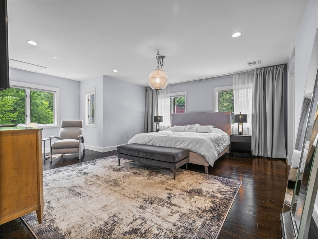 2 Benjamin Place, Brookline, Massachusetts, 2 Bedrooms Bedrooms, 7 Rooms Rooms,2.5 BathroomsBathrooms,Residential Lease,For Rent,Benjamin Place,73388700