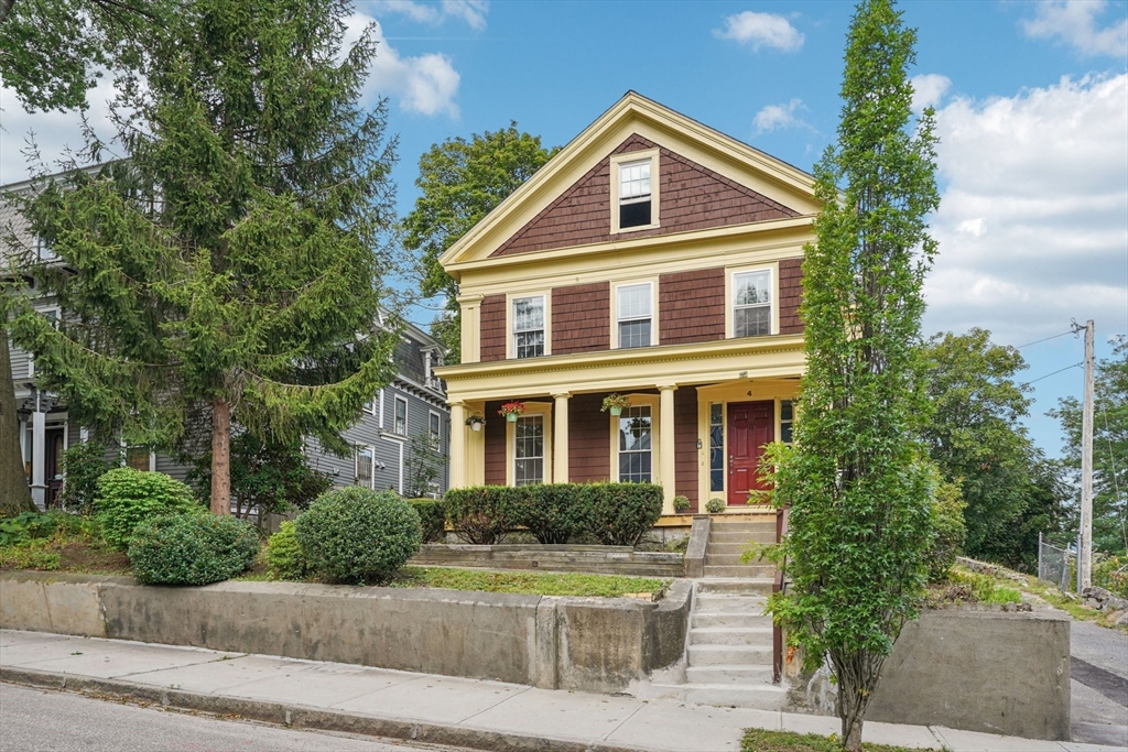 4 Crown St, Worcester, Massachusetts, 7 Bedrooms Bedrooms, 12 Rooms Rooms,3 BathroomsBathrooms,Residential Income,For Sale,Crown St,73415625