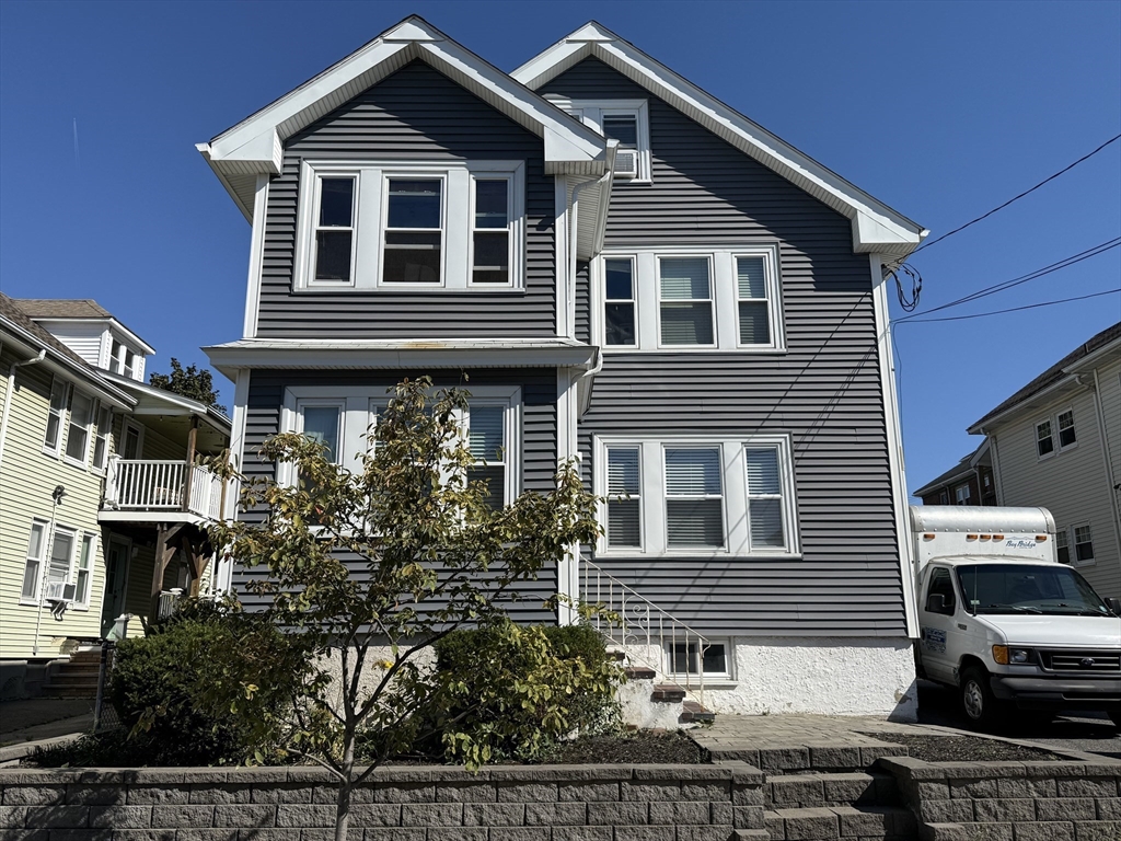 61 Puritan Road, Somerville, Massachusetts, 4 Bedrooms Bedrooms, 9 Rooms Rooms,2 BathroomsBathrooms,Residential Lease,For Rent,Puritan Road,73440187