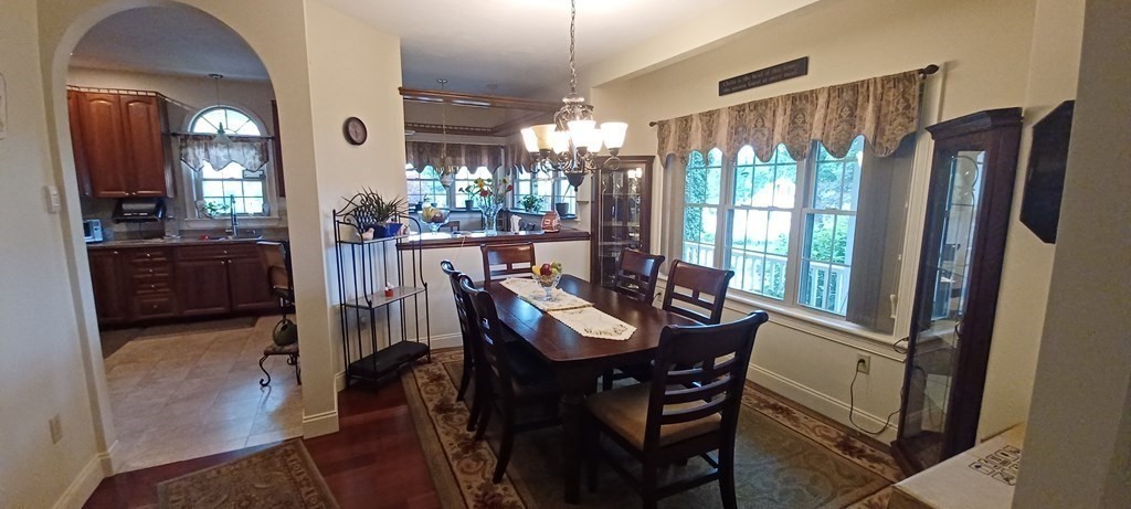 14 Beverly Cv, Worcester, Massachusetts, 4 Bedrooms Bedrooms, 8 Rooms Rooms,2 BathroomsBathrooms,Residential Lease,For Rent,Beverly Cv,73439992