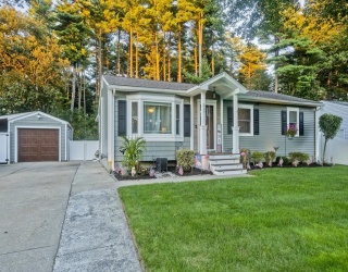 217 Hanson Dr, Springfield, Massachusetts, 3 Bedrooms Bedrooms, 6 Rooms Rooms,2 BathroomsBathrooms,Residential,For Sale,Hanson Dr,73436619