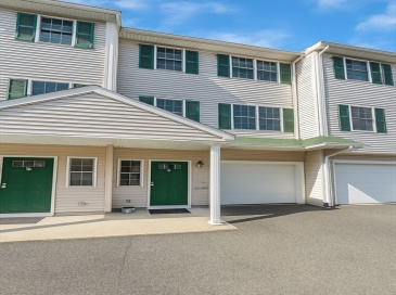 252 Albion Street, Wakefield, Massachusetts, 2 Bedrooms Bedrooms, 6 Rooms Rooms,1.5 BathroomsBathrooms,Residential Lease,For Rent,Albion Street,73427191