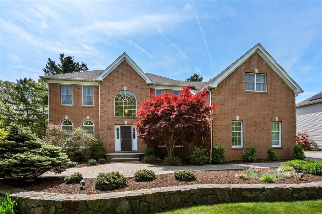 34 Hound Pack Cir, Walpole, Massachusetts, 4 Bedrooms Bedrooms, 10 Rooms Rooms,3.5 BathroomsBathrooms,Residential,For Sale,Hound Pack Cir,73374983