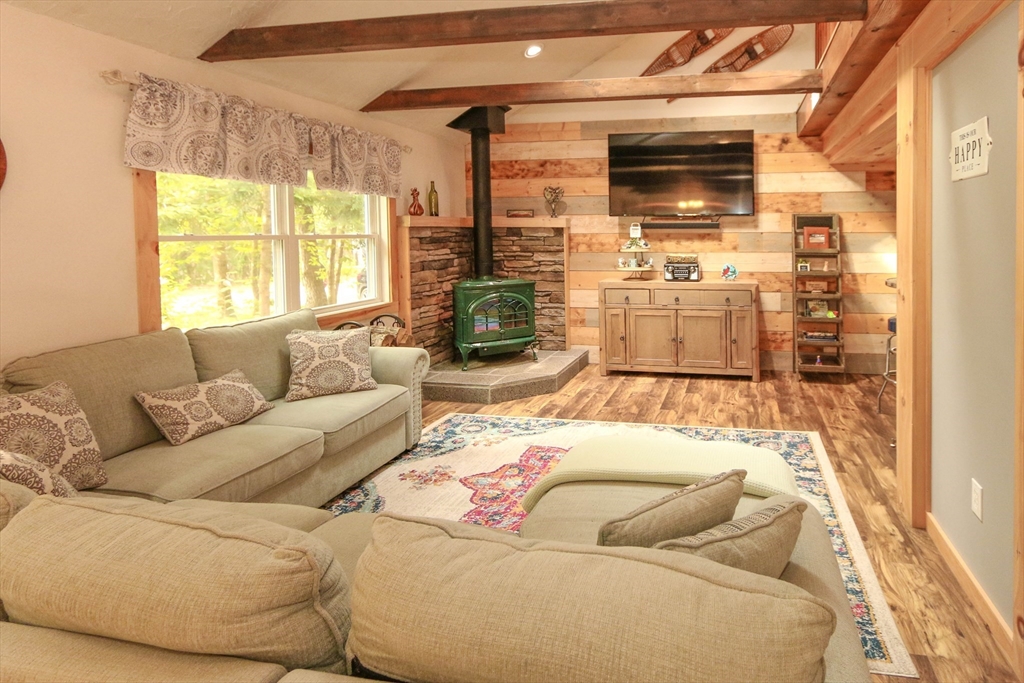 1 Jackson Lane, Barnstead, New Hampshire, 4 Bedrooms Bedrooms, 7 Rooms Rooms,2 BathroomsBathrooms,Residential,For Sale,Jackson Lane,73430578