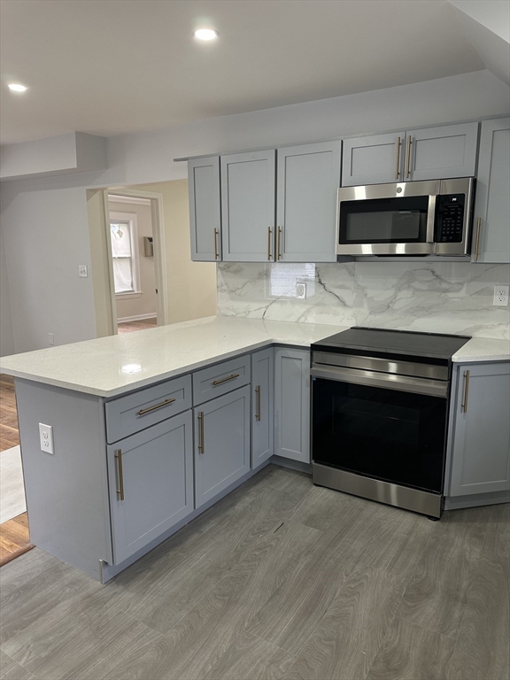 124 Manomet St, Brockton, Massachusetts, 3 Bedrooms Bedrooms, 5 Rooms Rooms,2 BathroomsBathrooms,Residential,For Sale,Manomet St,73380283