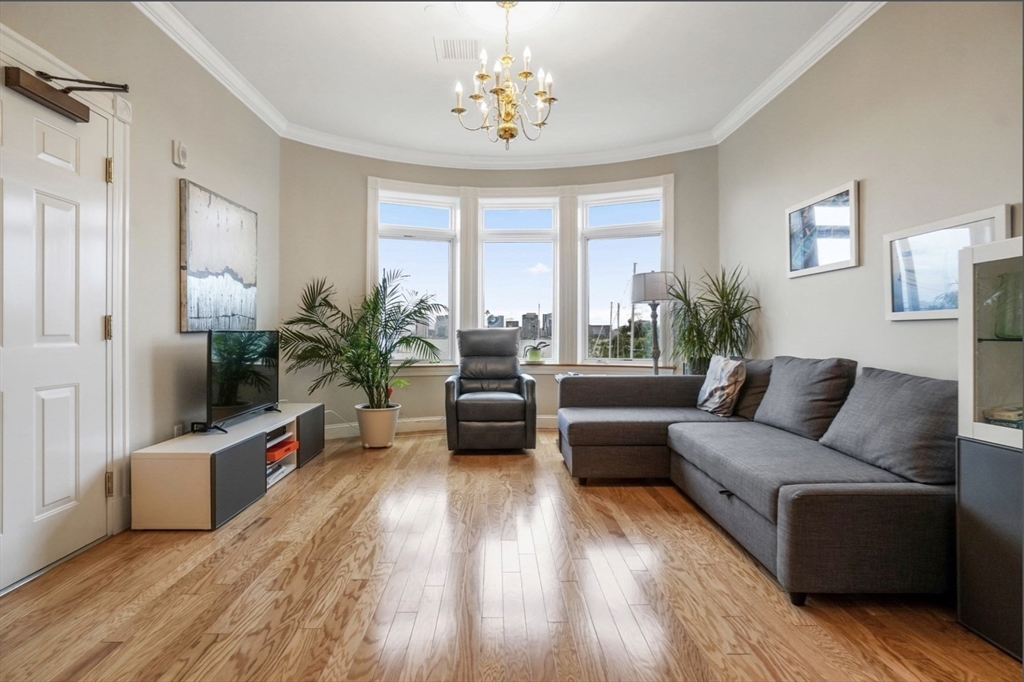 5 Brigham St, Boston, Massachusetts, 3 Bedrooms Bedrooms, 5 Rooms Rooms,2.5 BathroomsBathrooms,Residential Lease,For Rent,Brigham St,73418012