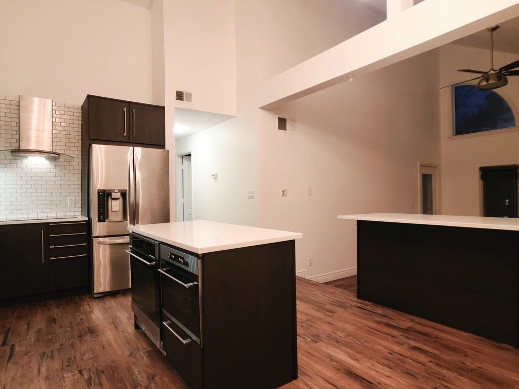 20 Chapman St, Weymouth, Massachusetts, 1 Bedroom Bedrooms, 4 Rooms Rooms,1 BathroomBathrooms,Residential Lease,For Rent,Chapman St,73442480