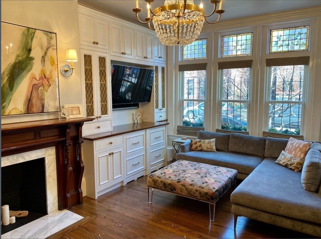 243 West Newton Street, Boston, Massachusetts, 2 Bedrooms Bedrooms, 6 Rooms Rooms,2.5 BathroomsBathrooms,Residential Lease,For Rent,West Newton Street,73430560