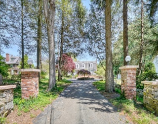 300 Nahatan Street, Westwood, Massachusetts, ,Land,For Sale,Nahatan Street,73386312