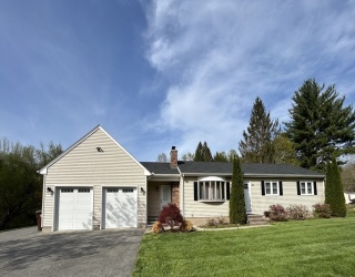 281 Abbe Road, Enfield, Connecticut, 3 Bedrooms Bedrooms, 5 Rooms Rooms,1.5 BathroomsBathrooms,Residential Lease,For Rent,Abbe Road,73426106