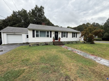 205 Doyle Road, Holden, Massachusetts, 3 Bedrooms Bedrooms, 6 Rooms Rooms,1 BathroomBathrooms,Residential Lease,For Rent,Doyle Road,73427350