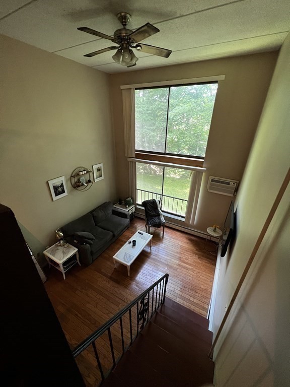 993 Massachusetts Ave, Arlington, Massachusetts, 1 Bedroom Bedrooms, 5 Rooms Rooms,1.5 BathroomsBathrooms,Residential Lease,For Rent,Massachusetts Ave,73424446