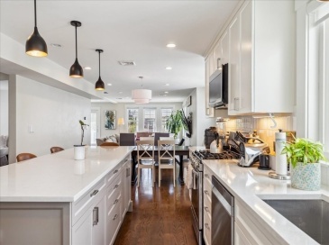 127 Ten Hills Rd, Somerville, Massachusetts, 4 Bedrooms Bedrooms, 8 Rooms Rooms,3 BathroomsBathrooms,Residential Lease,For Rent,Ten Hills Rd,73435481