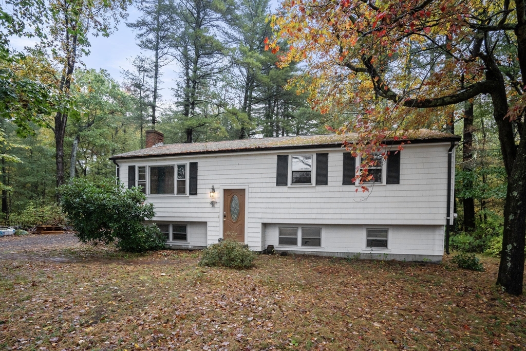 159 Walnut, Halifax, Massachusetts, 3 Bedrooms Bedrooms, 5 Rooms Rooms,1 BathroomBathrooms,Residential,For Sale,Walnut,73443733