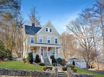 61 Houghton St, Hudson, Massachusetts, 3 Bedrooms Bedrooms, 7 Rooms Rooms,1.5 BathroomsBathrooms,Residential Lease,For Rent,Houghton St,73418450