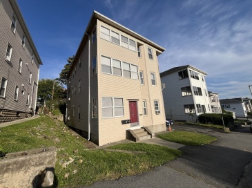 28 Prentice, Worcester, Massachusetts, 9 Bedrooms Bedrooms, 15 Rooms Rooms,3 BathroomsBathrooms,Residential Income,For Sale,Prentice,73429271