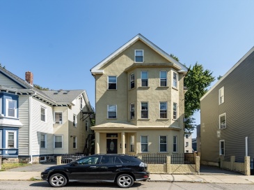 66 Mozart Street, Boston, Massachusetts, 12 Bedrooms Bedrooms, 18 Rooms Rooms,5.5 BathroomsBathrooms,Residential Income,For Sale,Mozart Street,73416026