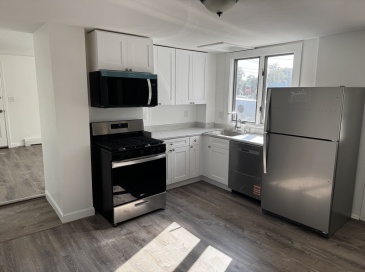 56 Bates, Quincy, Massachusetts, 3 Bedrooms Bedrooms, 7 Rooms Rooms,1.5 BathroomsBathrooms,Residential Lease,For Rent,Bates,73418985