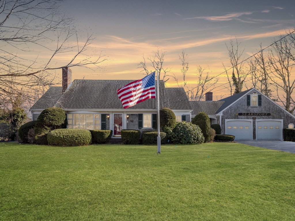251 Old Main St, Yarmouth, Massachusetts, 4 Bedrooms Bedrooms, 12 Rooms Rooms,2.5 BathroomsBathrooms,Residential,For Sale,Old Main St,73348122