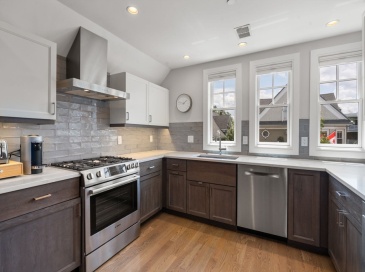 67 Sawyer Ave, Boston, Massachusetts, 2 Bedrooms Bedrooms, 4 Rooms Rooms,2.5 BathroomsBathrooms,Residential,For Sale,Sawyer Ave,73402107