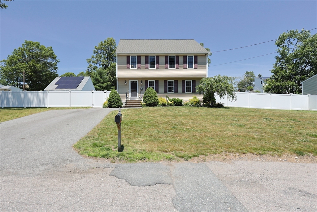 22 Hartley Ave, Brockton, Massachusetts, 3 Bedrooms Bedrooms, 8 Rooms Rooms,3 BathroomsBathrooms,Residential,For Sale,Hartley Ave,73392577