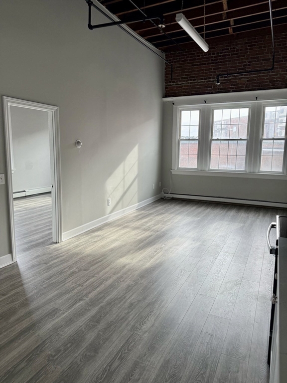 15 N Main St, Attleboro, Massachusetts, 1 Bedroom Bedrooms, 3 Rooms Rooms,1 BathroomBathrooms,Residential Lease,For Rent,N Main St,73448204