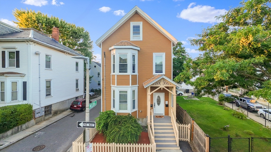 18 Holborn St, Boston, Massachusetts, 5 Bedrooms Bedrooms, 9 Rooms Rooms,3 BathroomsBathrooms,Residential Income,For Sale,Holborn St,73416136