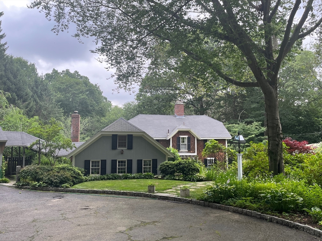 719 Bay Road, Hamilton, Massachusetts, 4 Bedrooms Bedrooms, 10 Rooms Rooms,2.5 BathroomsBathrooms,Residential Lease,For Rent,Bay Road,73421516